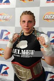 MMA femminile campionessa Amanda Lucas figlia del regista George Lucas. Nata a Born il 1 luglio 1981 è un campionessa nelle arti marziali mista americana.