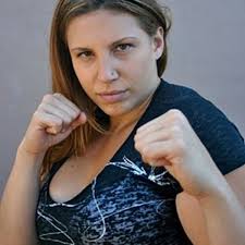 MMA femminile campionessa Amanda Lucas figlia del regista George Lucas. Nata a Born il 1 luglio 1981 è un campionessa nelle arti marziali mista americana.